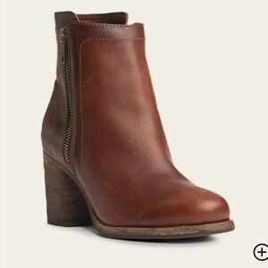 FRYE Addie Double Zip Booties Cognac